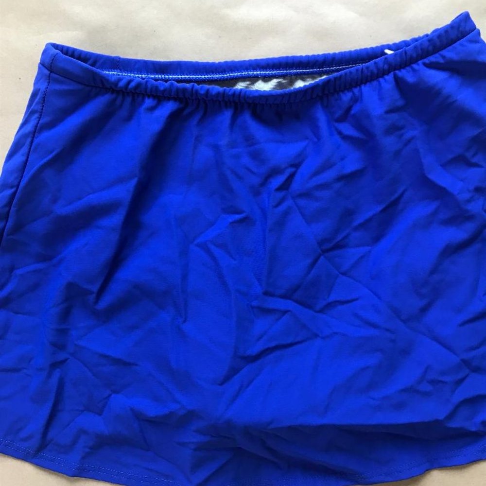 Bathing suit skirted bottom